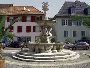 La Fontaine au Cygne et aux Dauphins