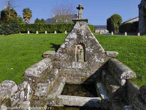 La Fontaine de la Chapelle Saint-Mathieu