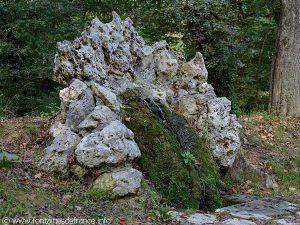 La Fontaine des Trois Grenouilles