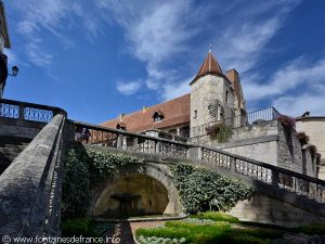 La Fontaine de l'Escalier du Château
