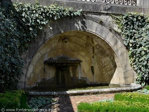 La Fontaine de l'Escalier du Château
