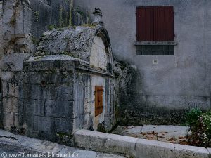 La Fontaine rue de la Fontaine