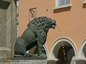 La Fontaine Place Notre-Dame