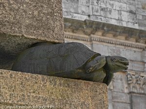 La Fontaine Place Notre-Dame
