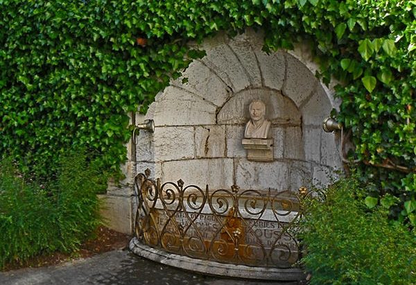 La Fontaine du Balustre d’Or