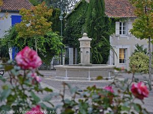 La Fontaine Place de la Mairie