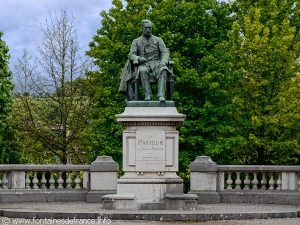 La Statue de Pasteur