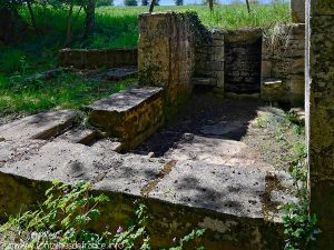 La Fontaine et la Lavoir de Coutant