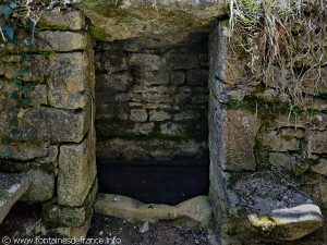 La Fontaine et la Lavoir de Coutant