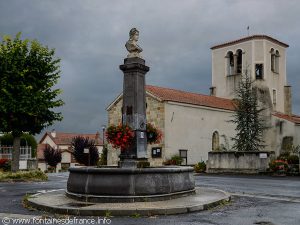 La Fontaine Place de l'Eglise d'Aulhat
