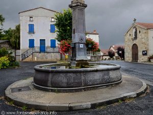 La Fontaine Place de l'Eglise d'Aulhat