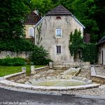 La Fontaine et le Lavoir Impasse du Château