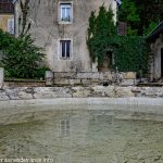 La Fontaine et le Lavoir Impasse du ChâteauLa Fontaine et le Lavoir Impasse du Château
