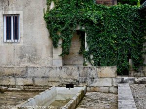 La Fontaine et le Lavoir Impasse du Château