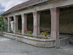 La Fontaine rue du Faubourg