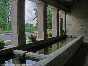 La Fontaine rue du Faubourg