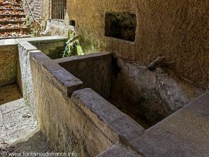 La Fontaine Lavoir Promenade des Lices