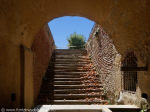 La Fontaine Lavoir Promenade des Lices