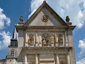 La Façade de l'Eglise