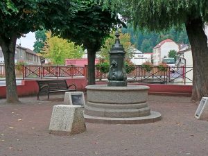 La Fontaine La Pomme de Pin