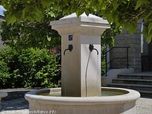 La Fontaine Place de la Mairie