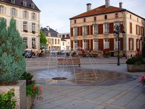 La Fontaine Parvis de l'Eglise N.D