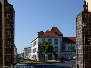 La Fontaine Desaix place J.B.Laurent