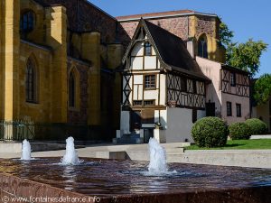 La Fontaine parvis de l'Eglise St-Etienne