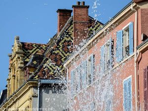 La Fontaine rue Bourg Neuf