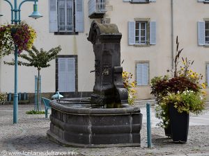 La Fontaine Place J.Claussat