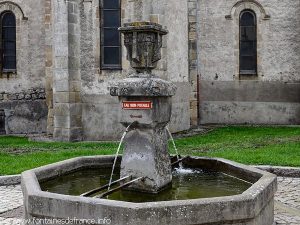 La Fontaine Place de l'Eglise