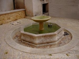 La Fontaine Place de Guingois