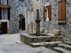 La Fontaine rue de la Fontaine