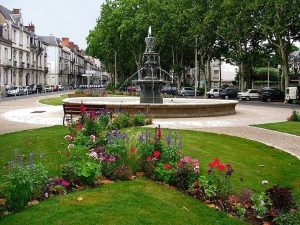 La Fontaine Place Loiseau d'Entraigues