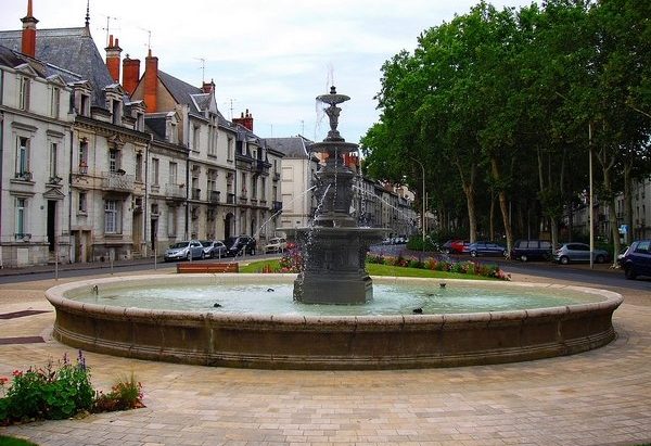 La Fontaine Place Loiseau d’Entraigues