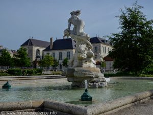 La Fontaine Place de la Libération