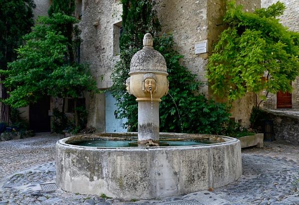 La Fontaine Place du Vieux Marché