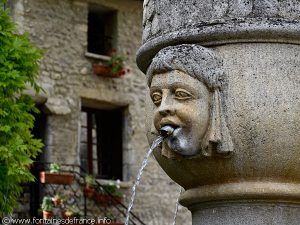 La Fontaine Place du Vieux Marché