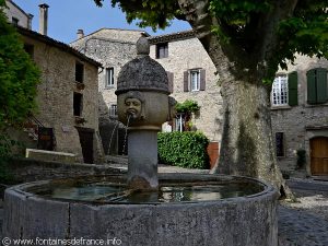 La Fontaine Place du Vieux Marché