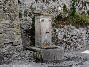 La Fontaine Place du Poids