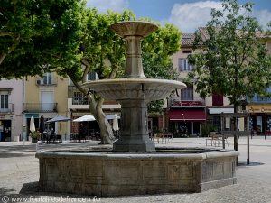 La Fontaine Place Montfort