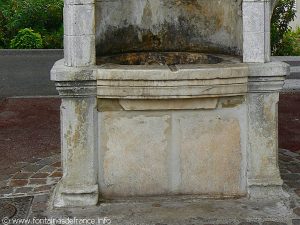 La Fontaine dite de Châles