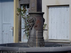 La Fontaine Place du Mas