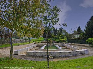 Seconde fontaine et Lavoir rue de la Fontaine