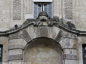 La Fontaine Place au Feurre