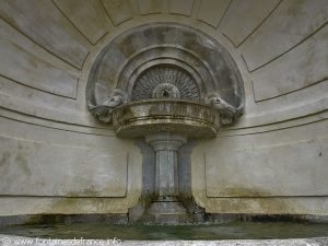 La Fontaine de l'Escalier palier Supérieur