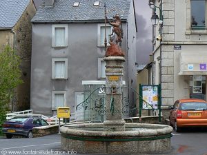La Fontaine Place du Portail