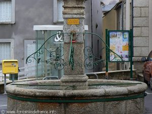 La Fontaine Place du Portail