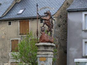 La Fontaine Place du Portail