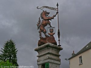 La Fontaine Place du Portail